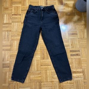 Black Zara Mom Jeans in size 4.